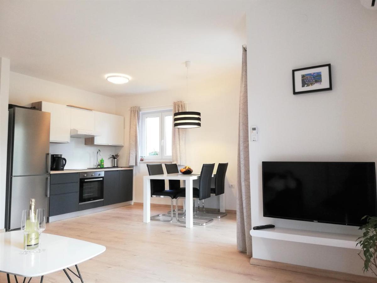 Apartment Punta Premantura E With Garden Εξωτερικό φωτογραφία