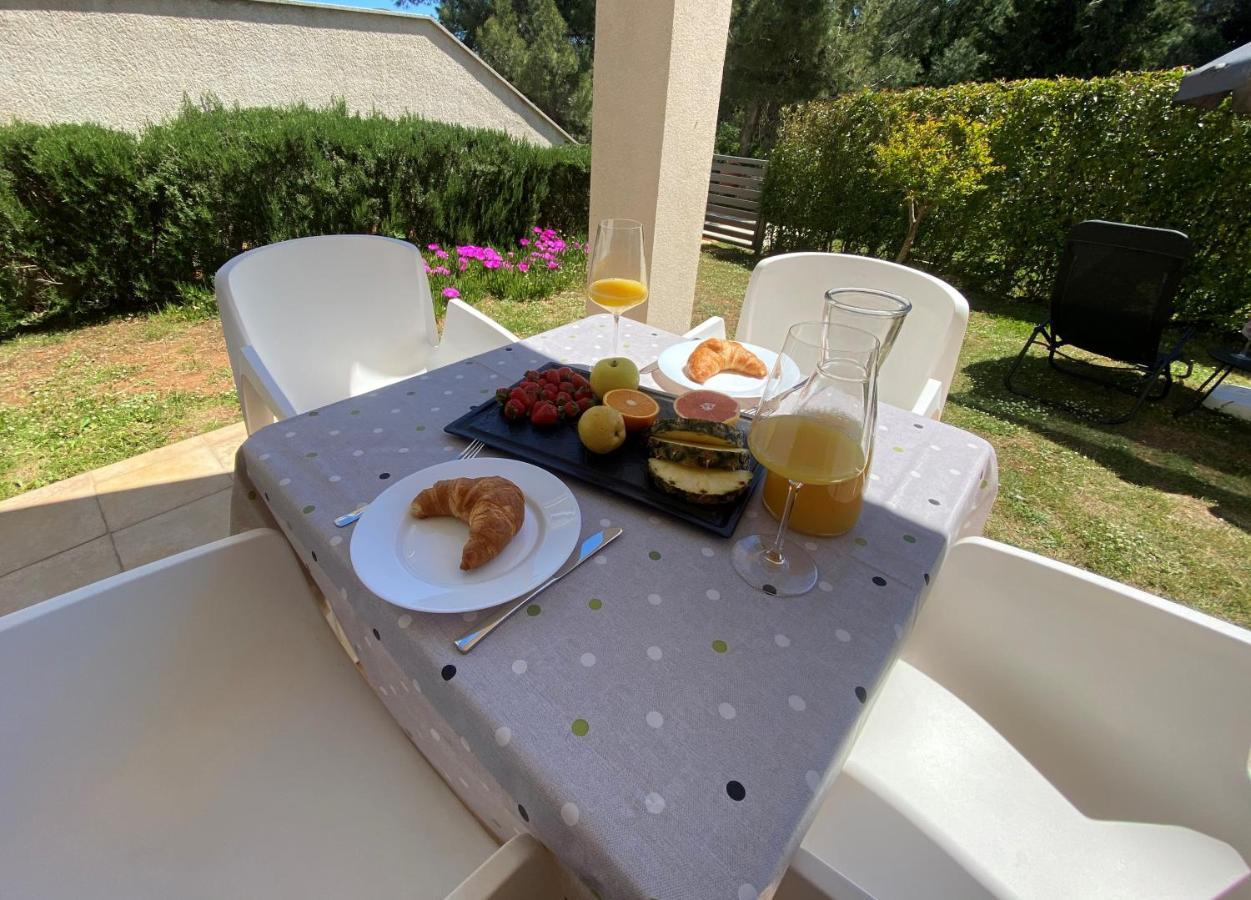 Apartment Punta Premantura E With Garden Εξωτερικό φωτογραφία