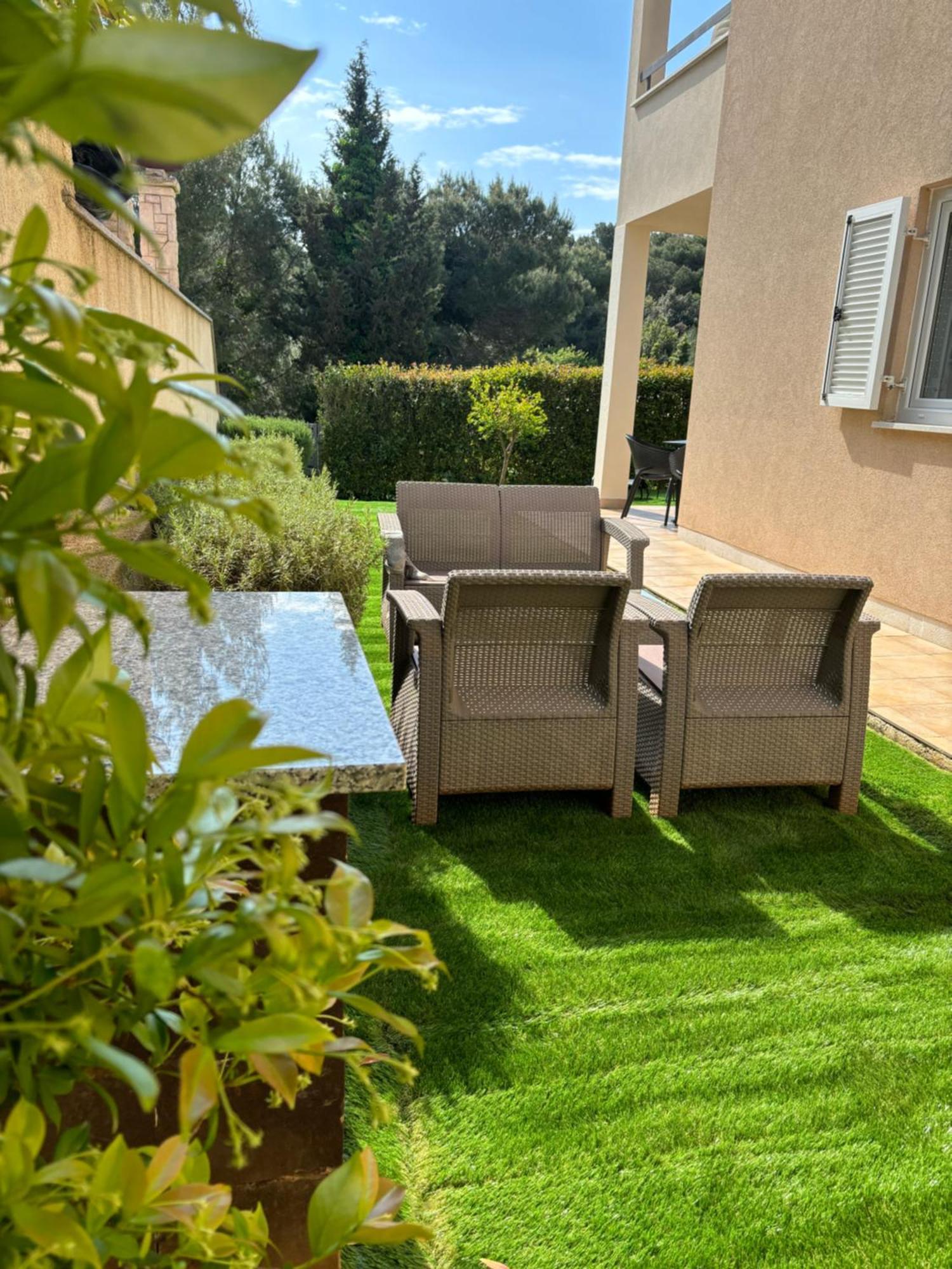Apartment Punta Premantura E With Garden Εξωτερικό φωτογραφία